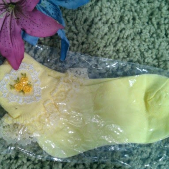 NEW GIRL ANKLE SOCKS SIZE LARGE IN 4 COLORS - Picture 7 of 8